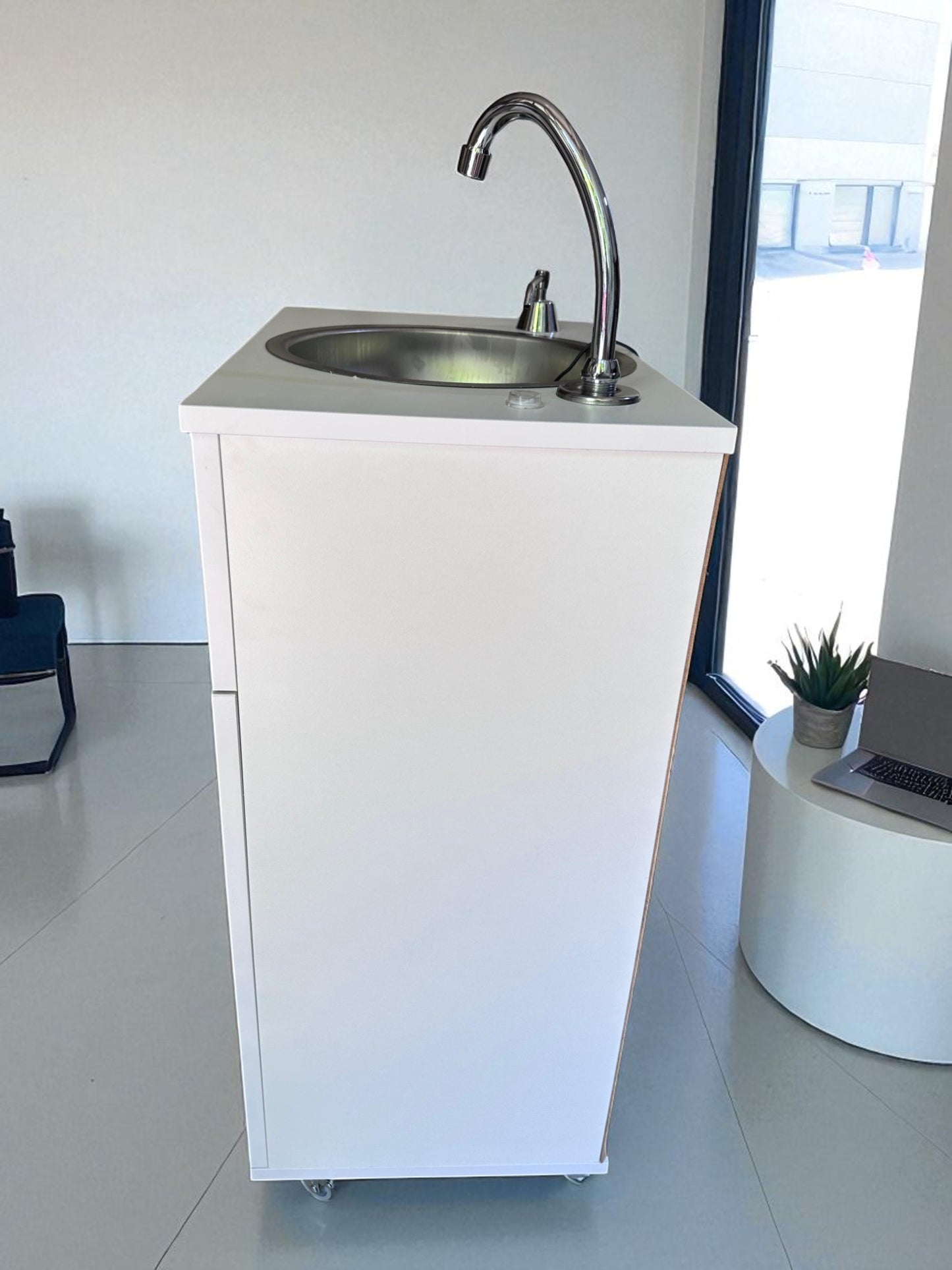 Portable Sink with Submersible Pump | Mobile Hand Wash Station | Compact Rolling Sink for Salons, Clinics, Events & Offices