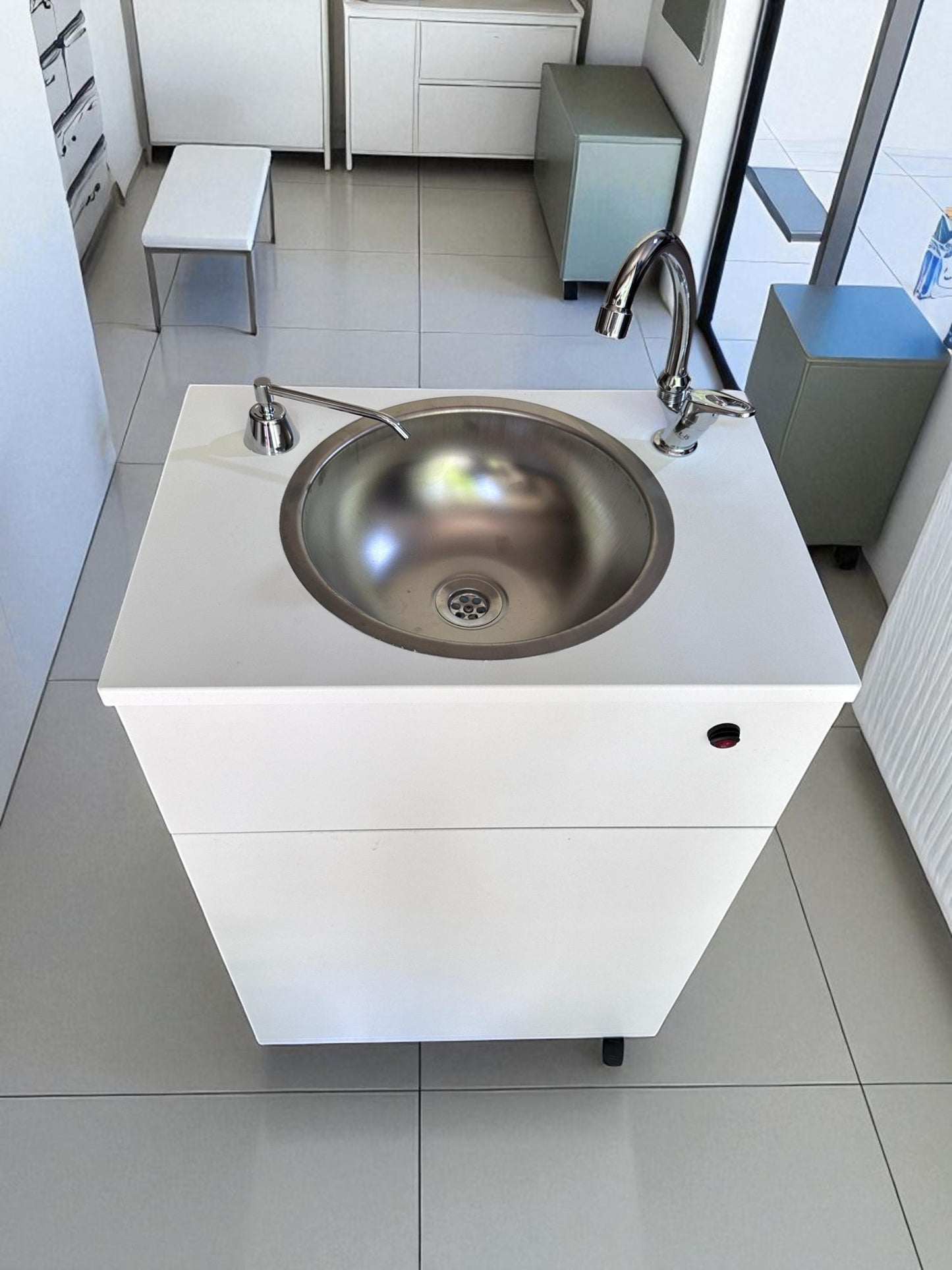Portable Sink with Hydro Pump | Mobile Hand Wash Station | Silent Electric Water Pump Sink | Rolling Hygiene Unit for Clinics, Salons, Offices