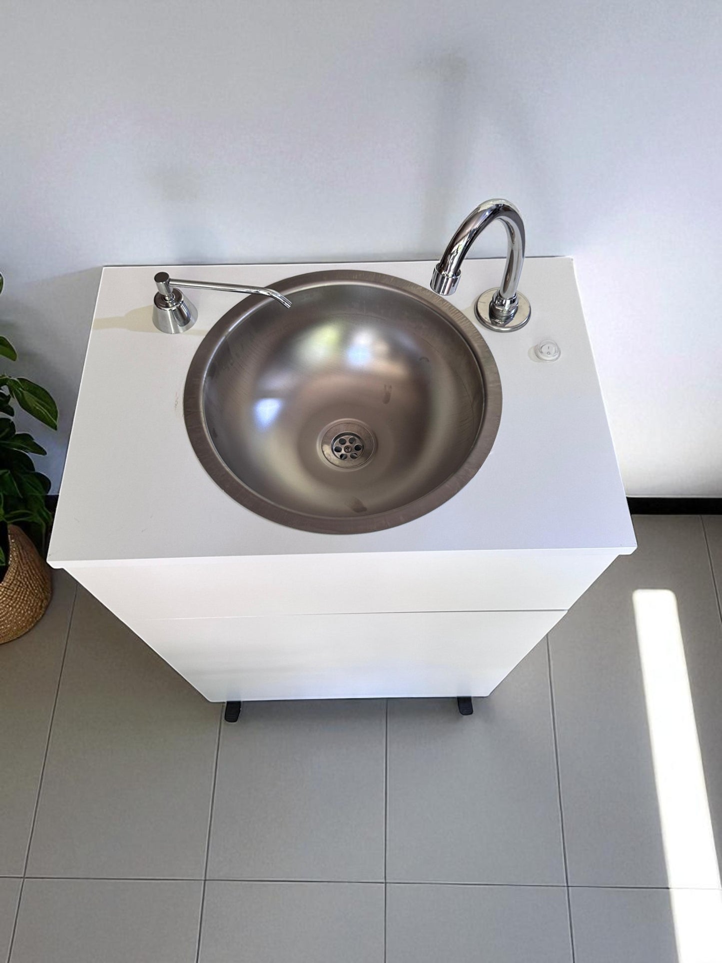 Portable Sink with Submersible Pump | Mobile Hand Wash Station | Compact Rolling Sink for Salons, Clinics, Events & Offices