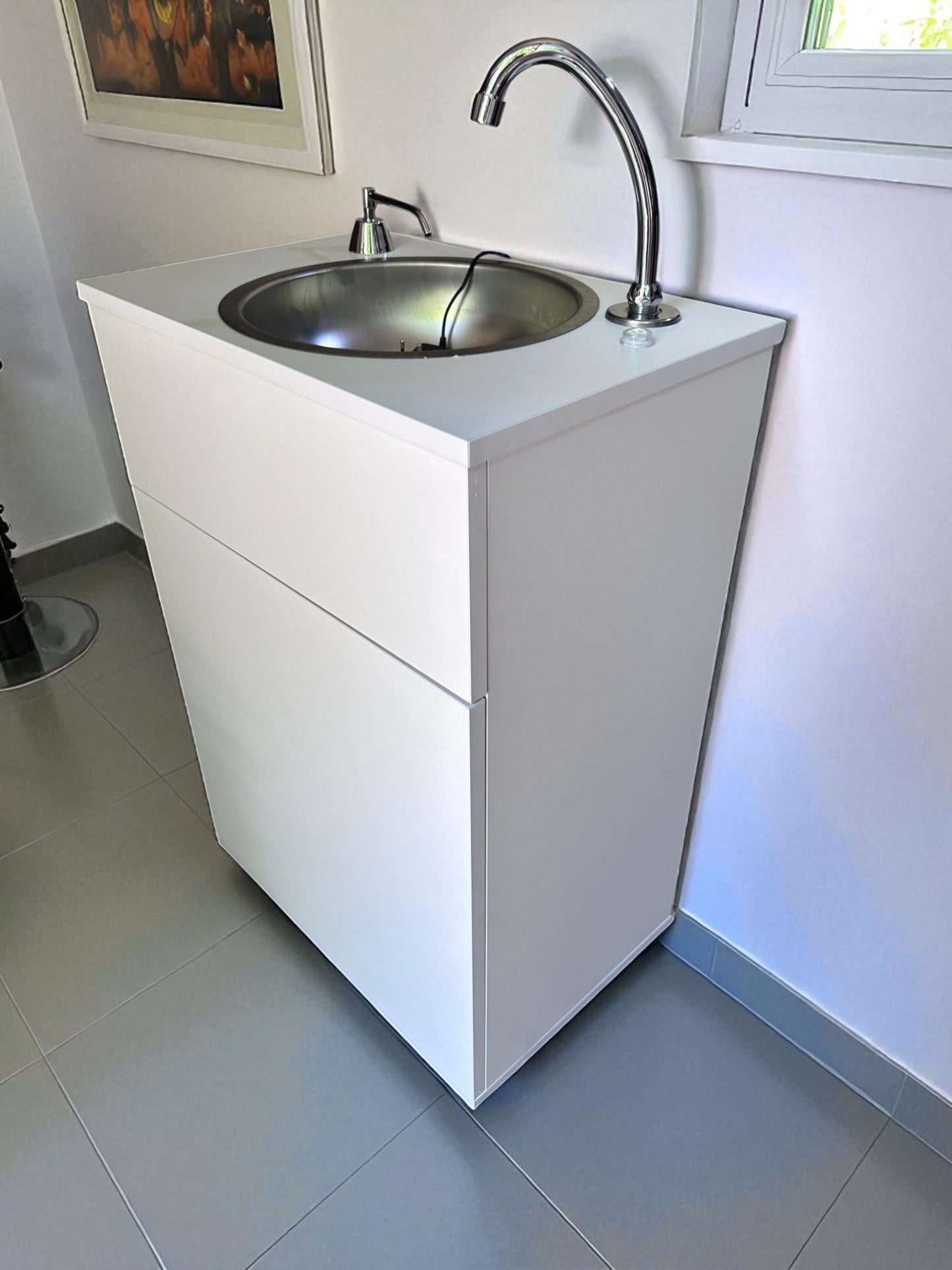 Portable Sink with Submersible Pump | Mobile Hand Wash Station | Compact Rolling Sink for Salons, Clinics, Events & Offices